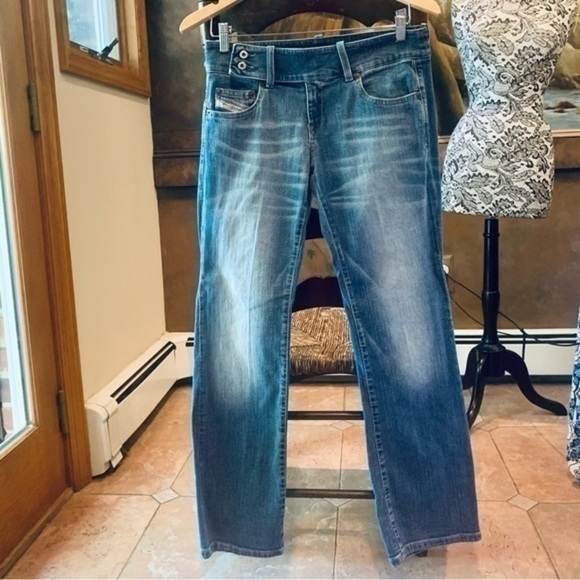 ✨💙✨ Vintage Diesel Jeans Front Zip Side Button Vintage Wash✨👖✨ Size 29✨💙✨ - Picture 2 of 7